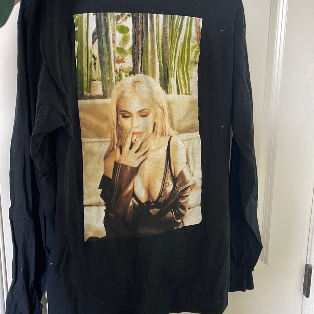 Kylie cosmetics smoking long sleeve